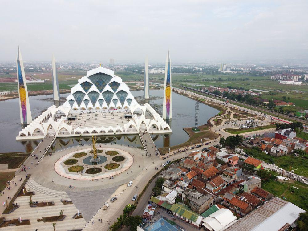 5 Masjid Berdesain Tak Biasa di Jawa Barat sebagai Wisata Religi