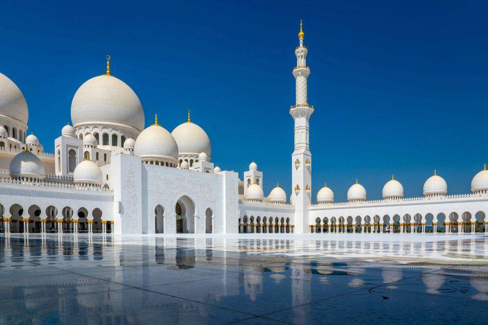 Masjid Agung Sheikh Zayed (Unsplash.com/Nick Fewings)