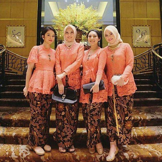 style kondangan oranye (instagram.com/kondanganootd)