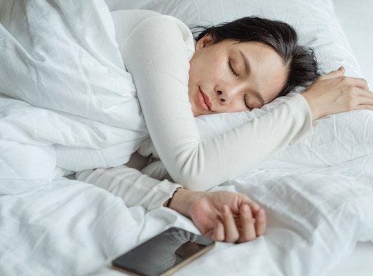 5 Alasan Kenapa Kamu Lebih Baik Tidur dengan Lampu Mati