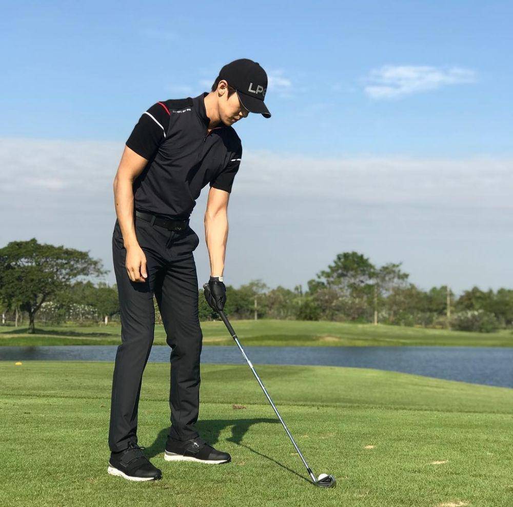 Yoo Yeon Seok (instagram.com/yoo_yeonseok)