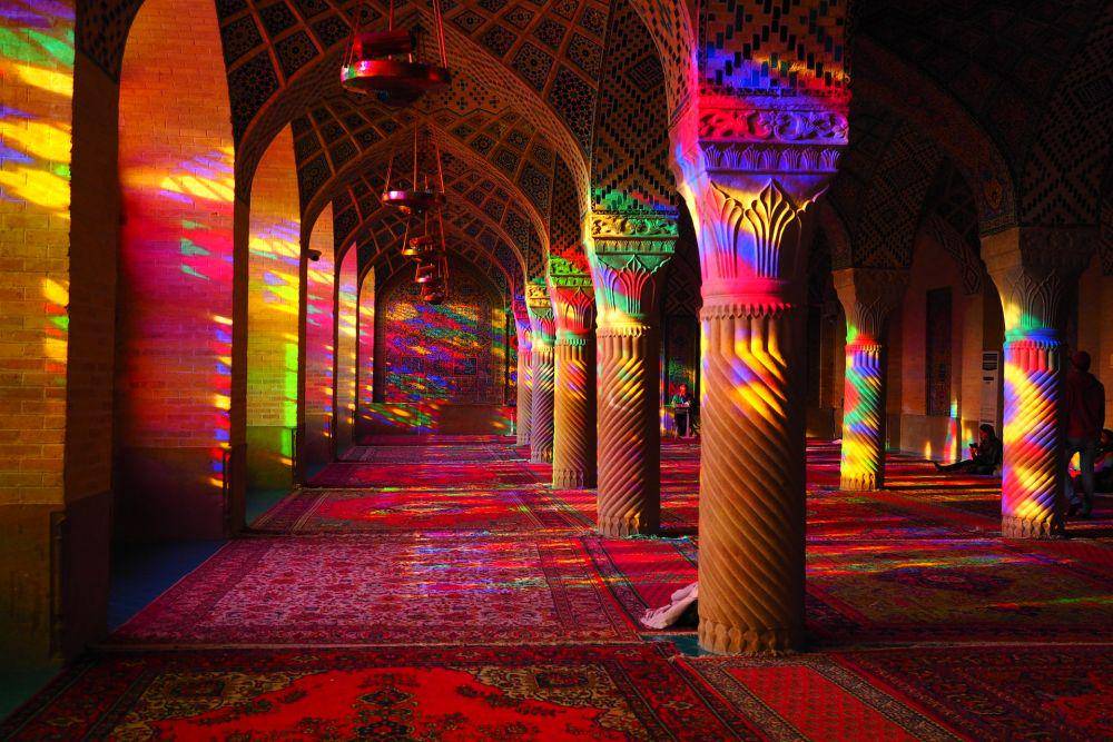Masjid Nasir Ol-Molk (Unsplash.com/Shino)