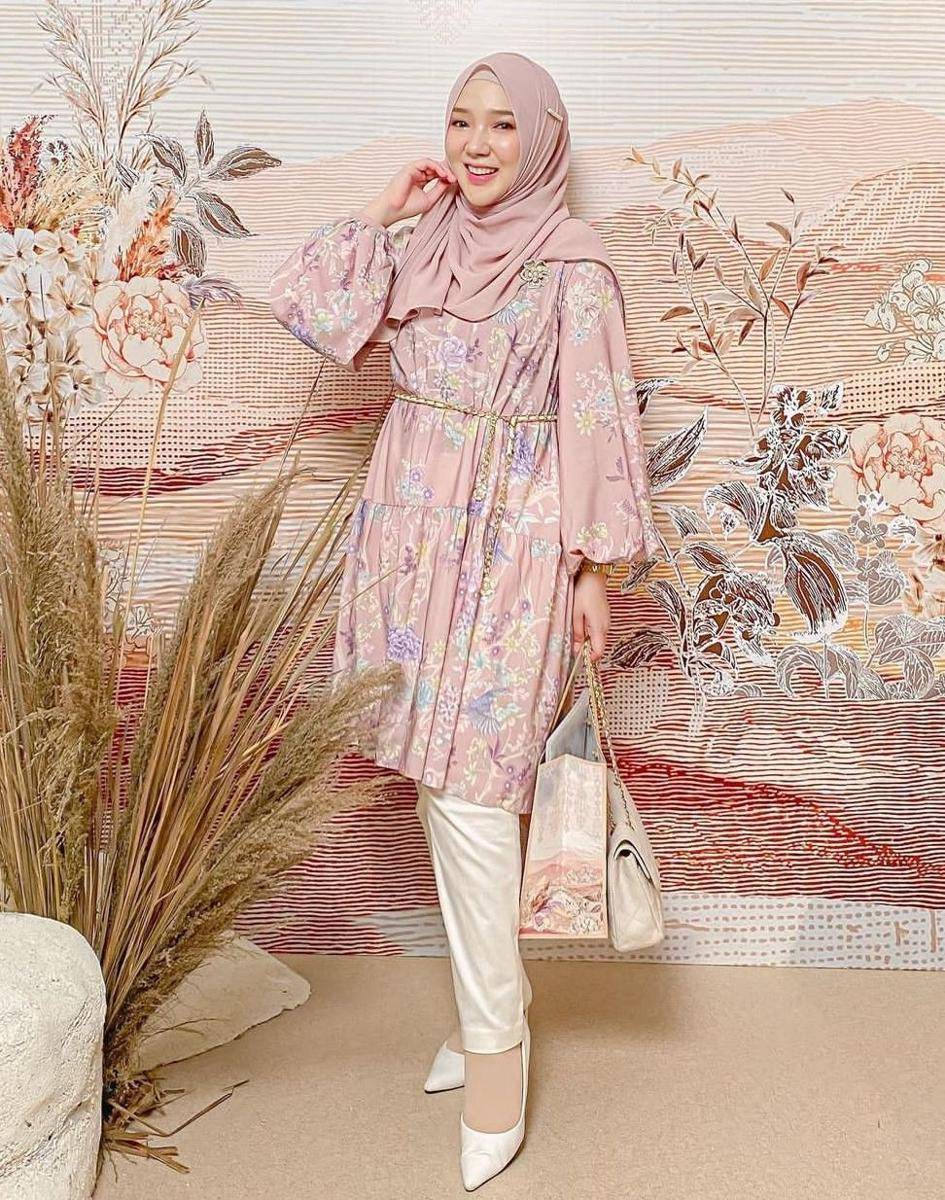 Style bukber floral (instagram.com/ayuindriati)