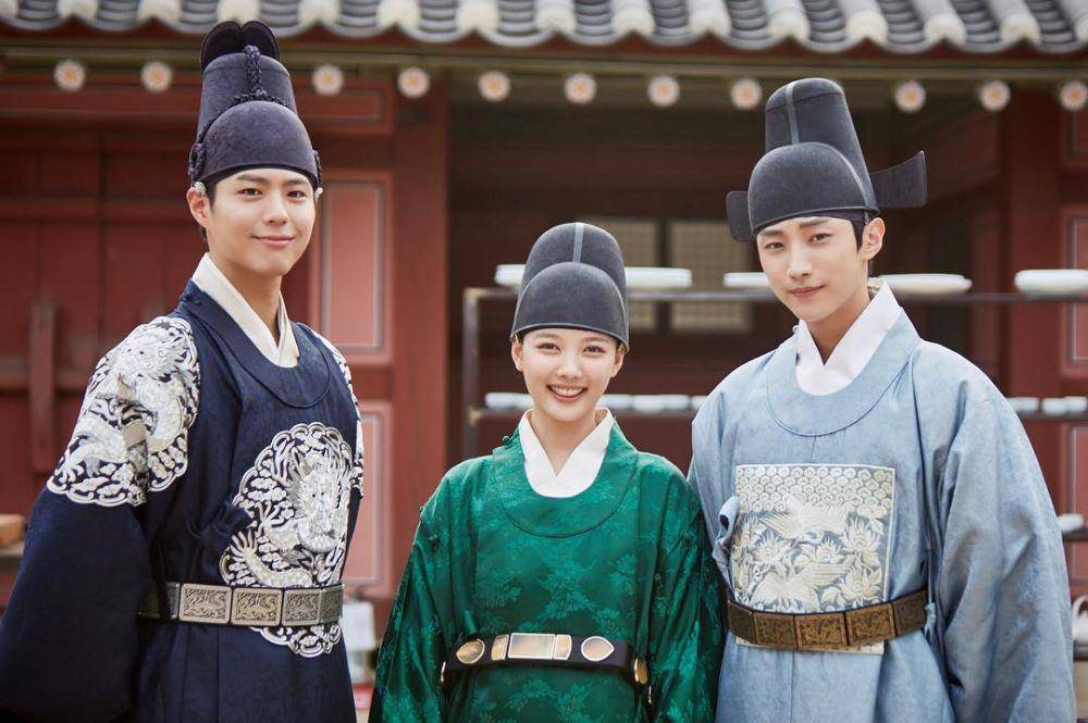 para pemain drama Love in the Moonlight (instagram.com/gurumi2016)