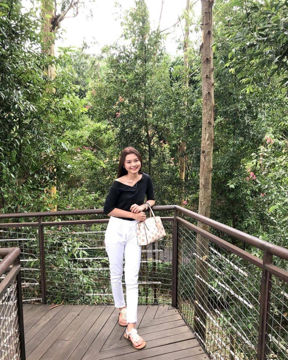 OOTD nongkrong ala Cesen (instagram.com/ceseniy)
