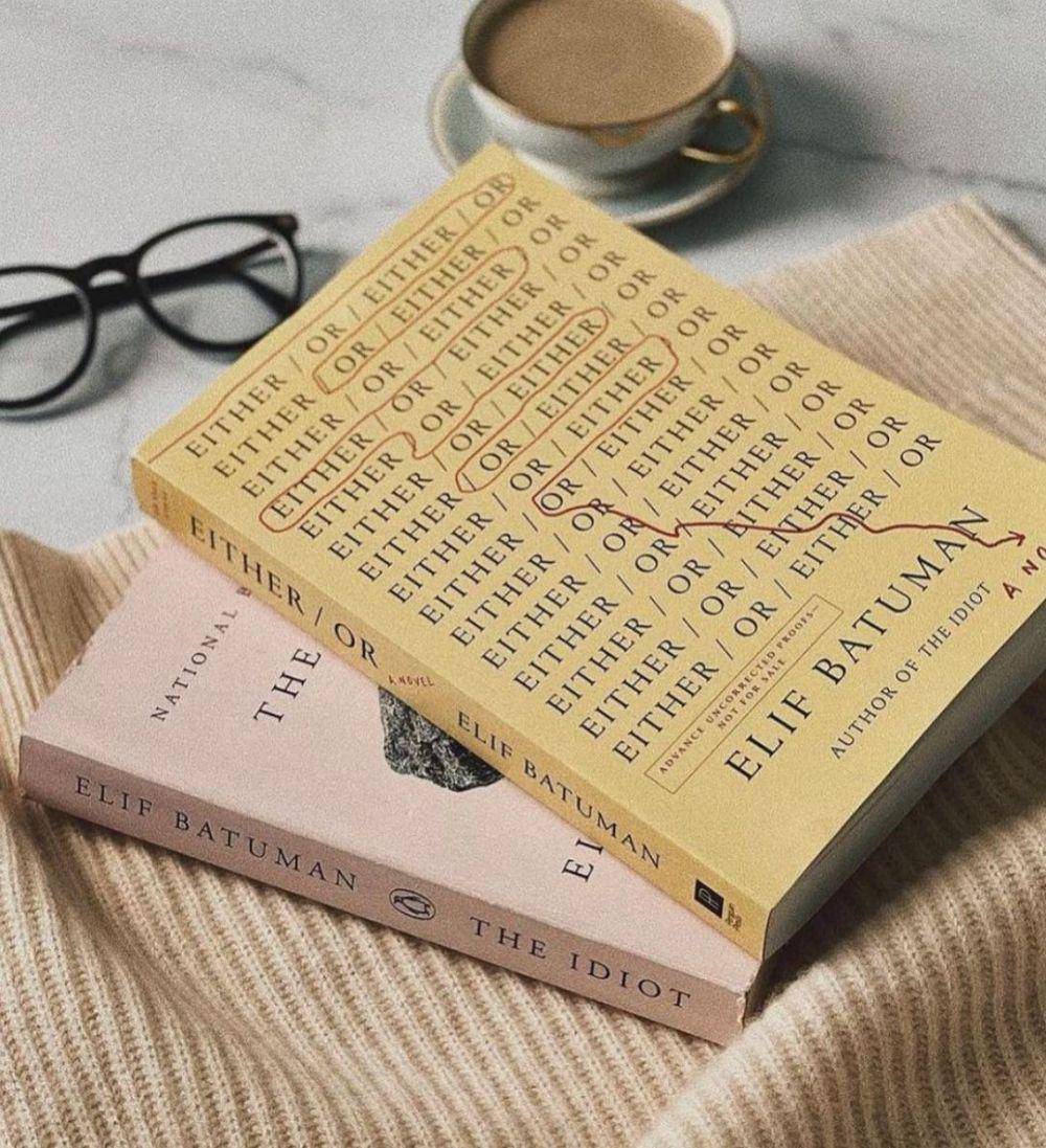 Either/Or, sekuel novel The Idiot (instagram.com/penguinrandomhouse)