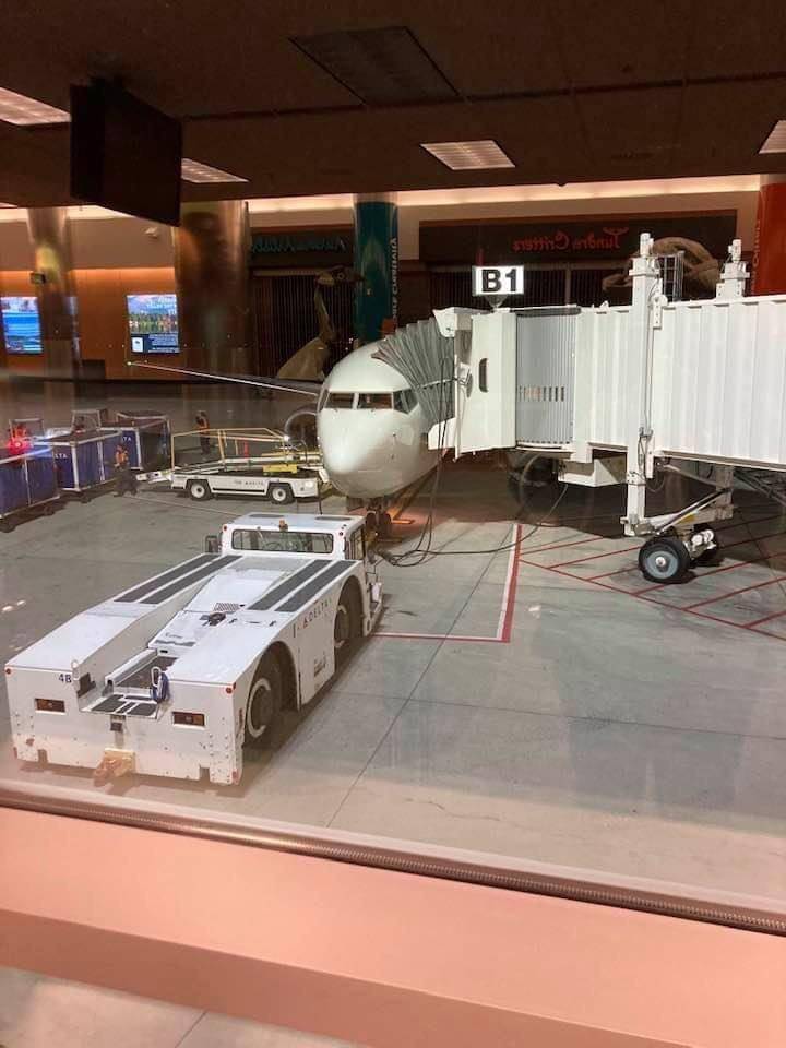 potret momen membingungkan di bandara (reddit.com/user/Jfonzy)