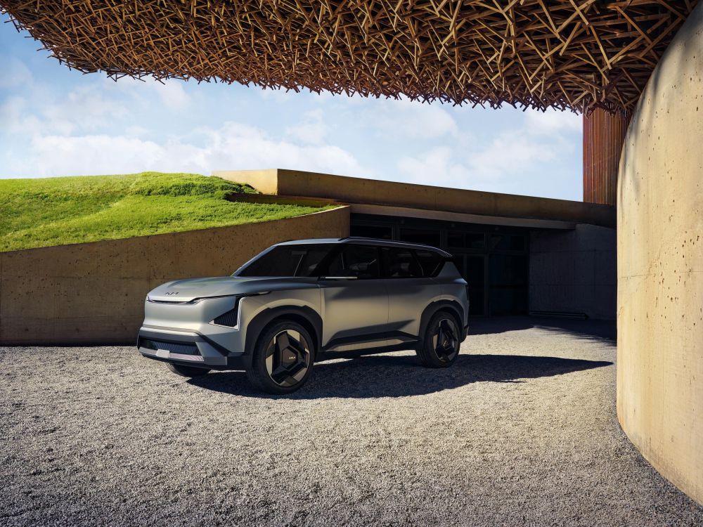 Kia Pamerkan Mobil Konsep EV5, Versi Produksinya Dirilis Akhir Tahun