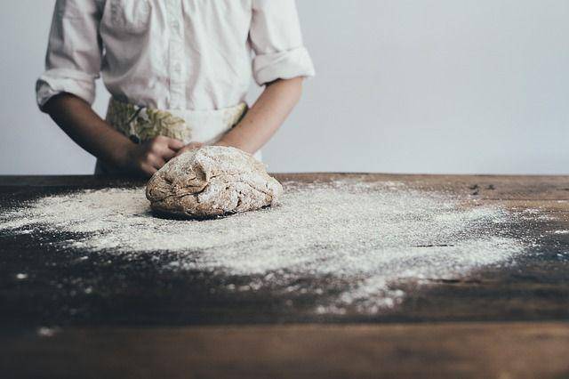 ilustrasi membuat adonan roti bantal (pixabay.com/Pexels)