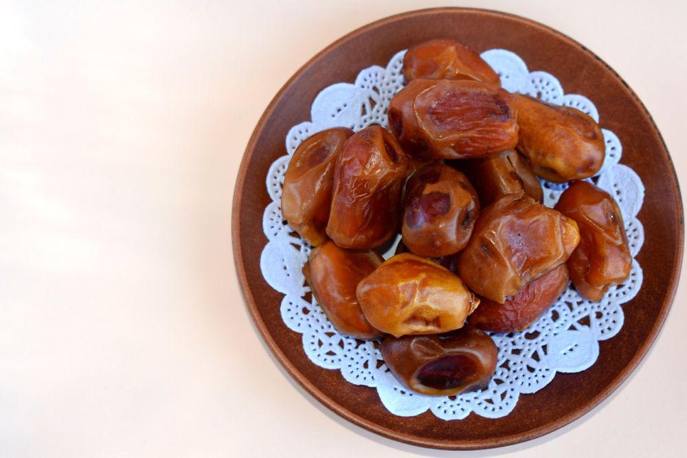 Kebiasaan Baik Rasulullah SAW saat Mengonsumsi Kurma, Yuk Ikuti!