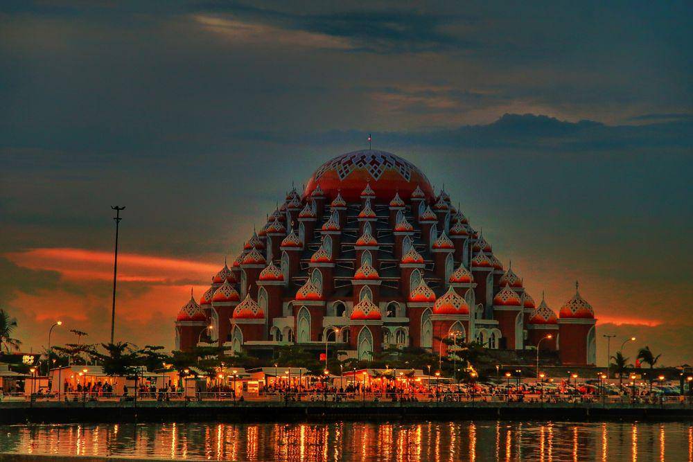 Masjid 99 Kubah (pixabay.com/Idritajannang)