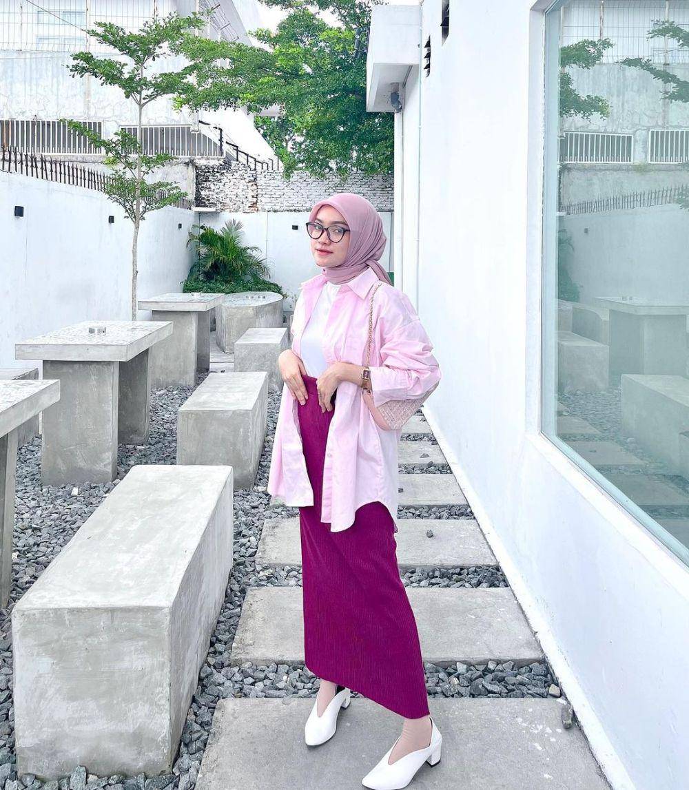 OOTD bukber dengan rok yang simpel tapi kece abis (instagram.com/oliviaaptr)