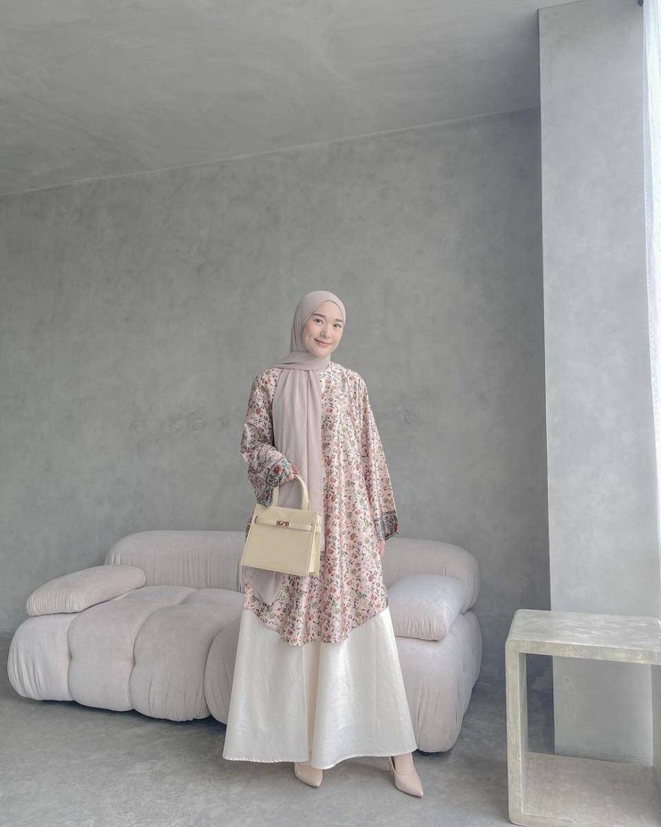 OOTD bukber dengan rok yang simpel tapi kece abis (instagram.com/denisarani)