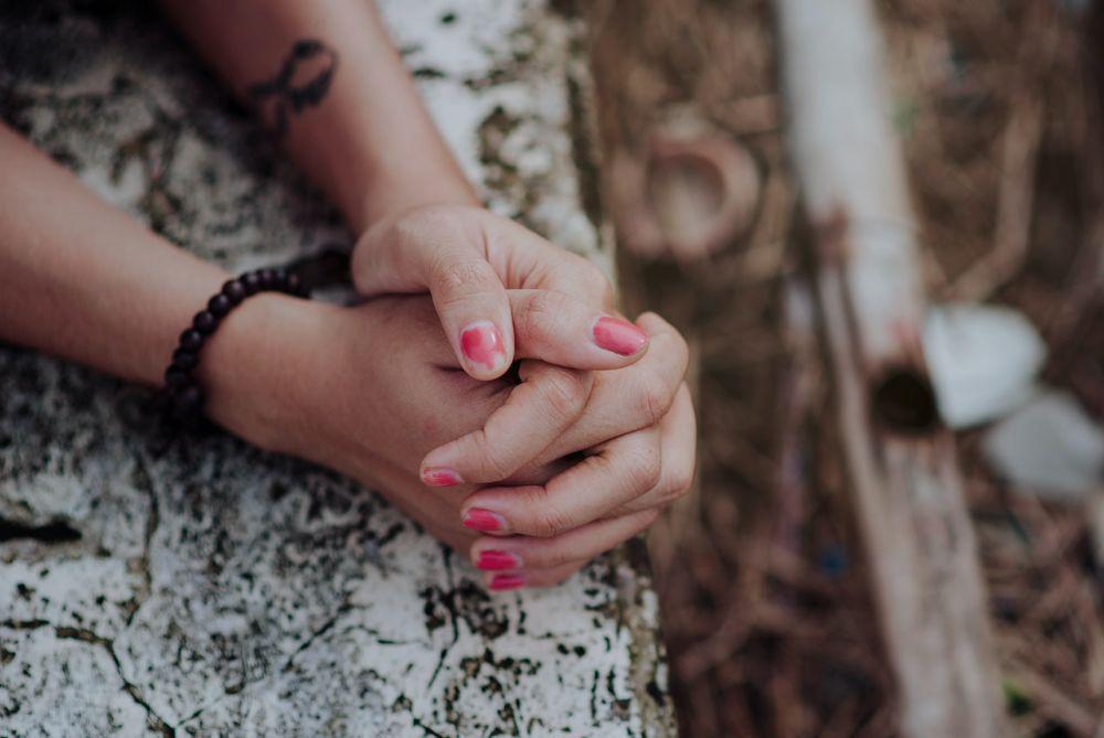 5 Tips Perawatan untuk Menyamarkan Kulit Tangan yang Belang