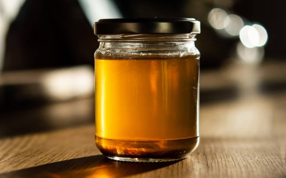 orange blossom honey (unsplash.com/Jonathan Pielmayer)