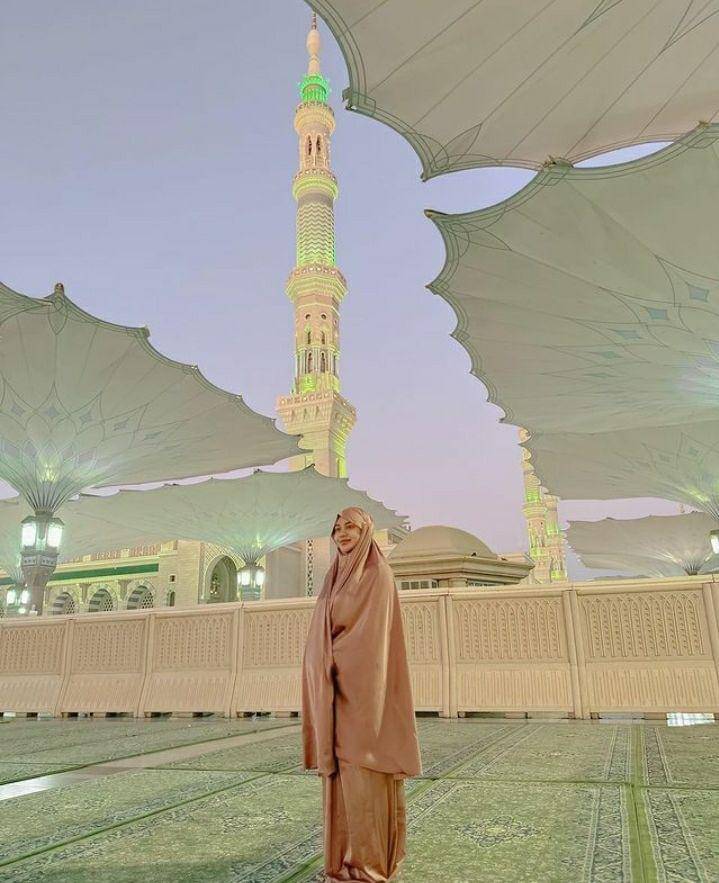Potret Aurel Hermansyah di Madinah (instagram.com/aurelie.hermansyah)