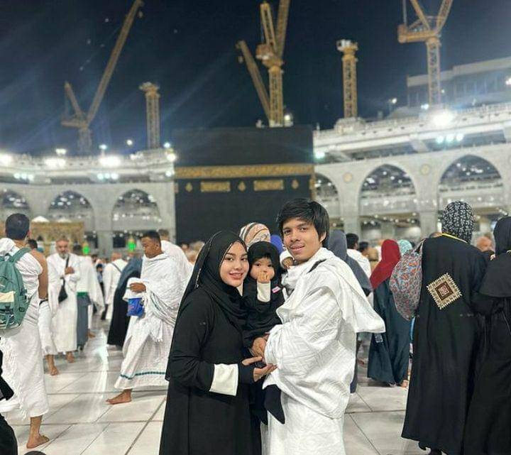 Potret Aurel Hermansyah dan keluarga umrah (instagram.com/aurelie.hermansyah)