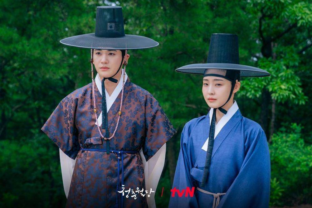 Jeon So Nee dan Park Hyung Sik di drama Our Blooming Youth (instagram.com/tvn_drama)