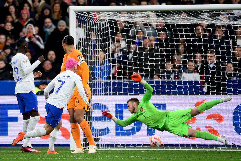 Prancis melawan Belanda di kualifikasi Piala Eropa 2024. (twitter.com/EURO2024)