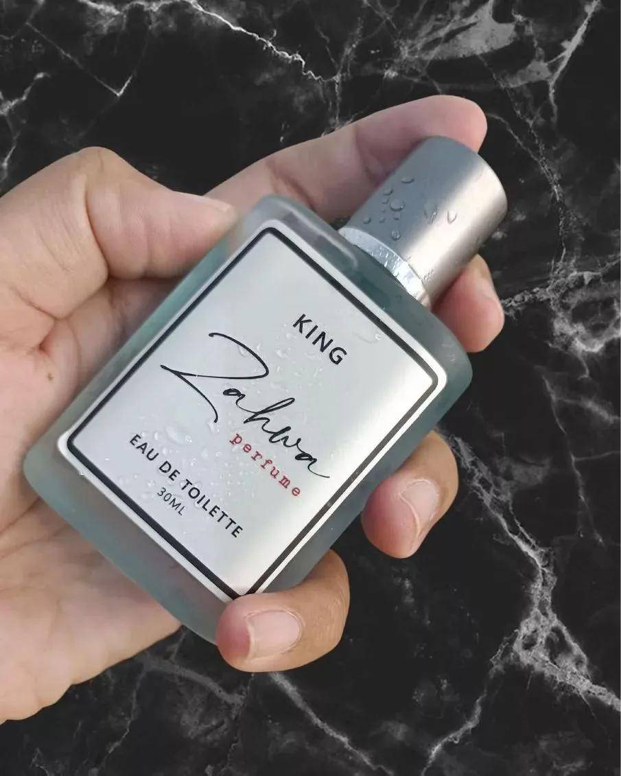 rekomendasi parfum cowok (instagram.com/zahwaperfumeofficial)