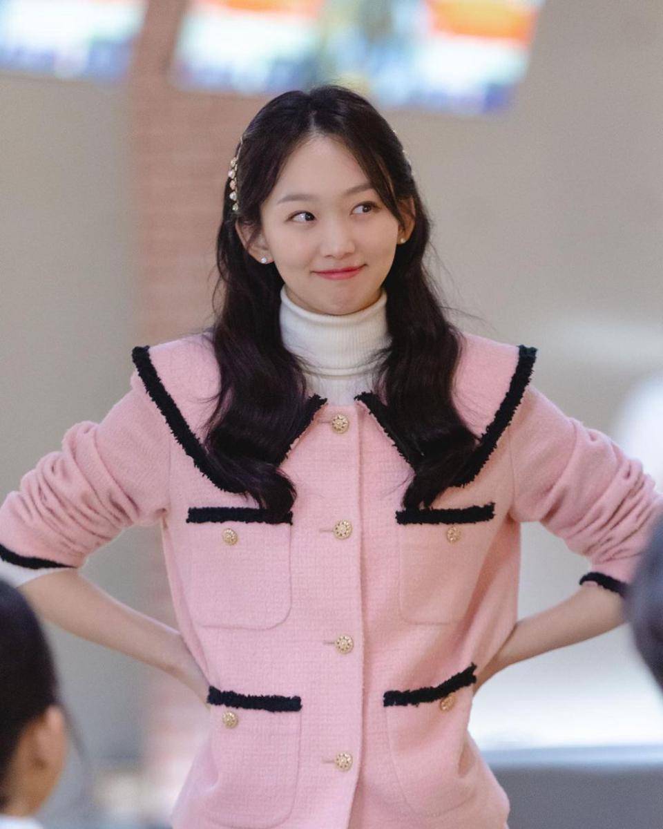 Jin Ki Joo (instagram.com/jinkijoo)