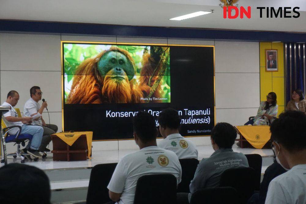 Roadshow Peduli Orangutan Tapanuli, di UGM, Sabtu (25/3/2023). (IDN Times/Herlambang Jati Kusumo).