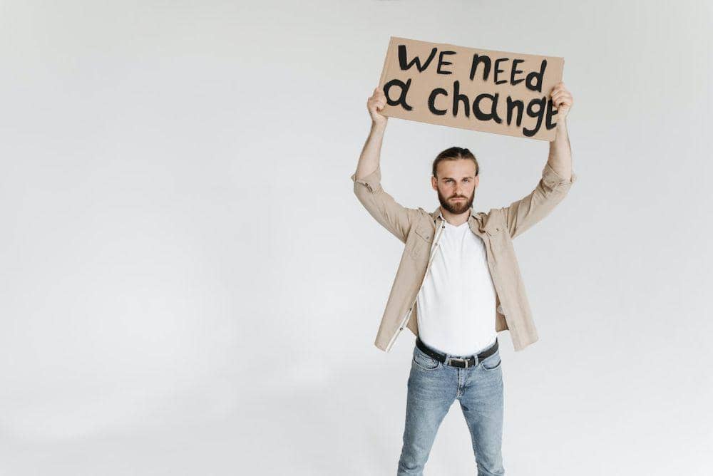 ilustrasi menolak aturan (pexels.com/Pavel Danilyuk)