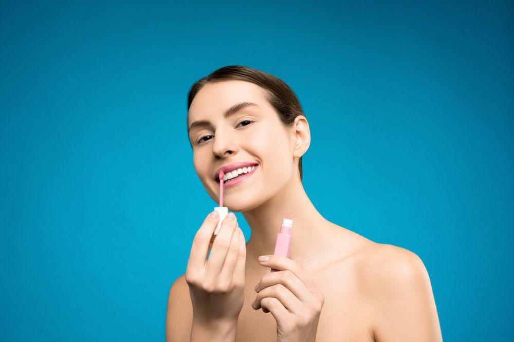 5 Lip Velvet Brand Lokal Nuansa Nude Pink, Warnanya Kalem