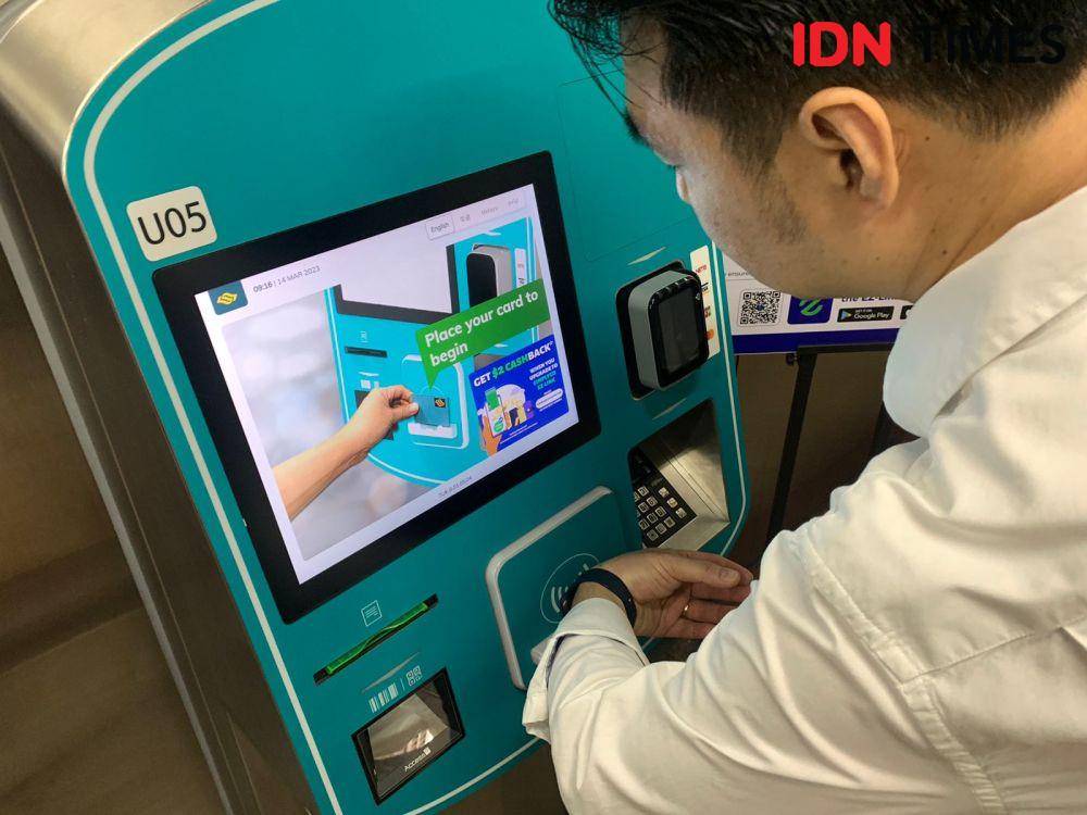 Perbedaan Contactless dan QR Code yang Terlihat Serupa Tapi Tak Sama