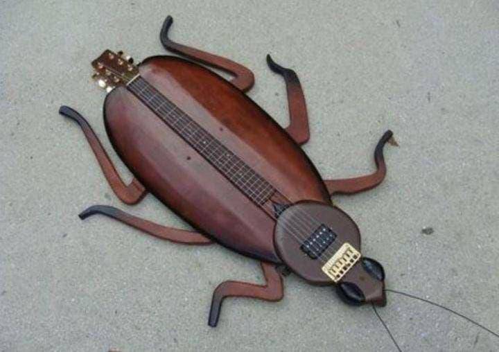 desain gitar yang nyeleneh abis (instagram.com/uglydesign)