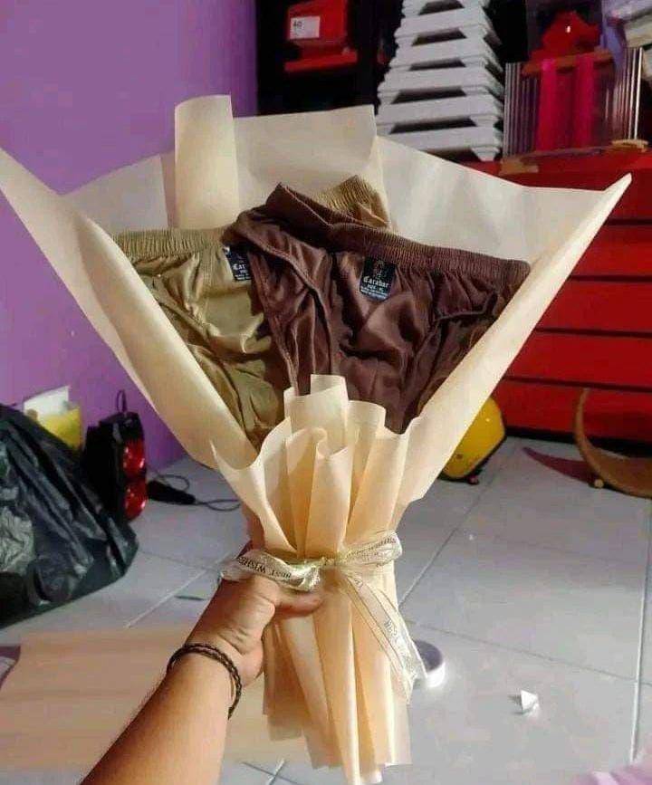buket hadiah kocak (instagram.com/sukijan.id)
