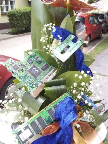 buket hadiah kocak (instagram.com/raykat_plus_62)