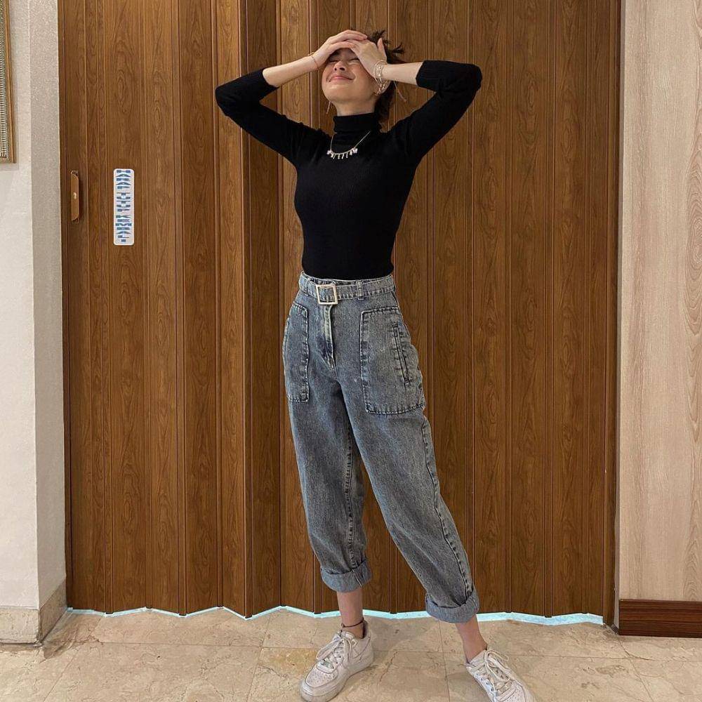 ide outfit minimalis ala Caitlin Halderman (instagram.com/caitlinhalderman)