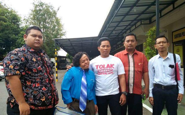 Kronologi Kasus Aktivis HAM Budi Pego Imbas Sisipan Spanduk Palu Arit