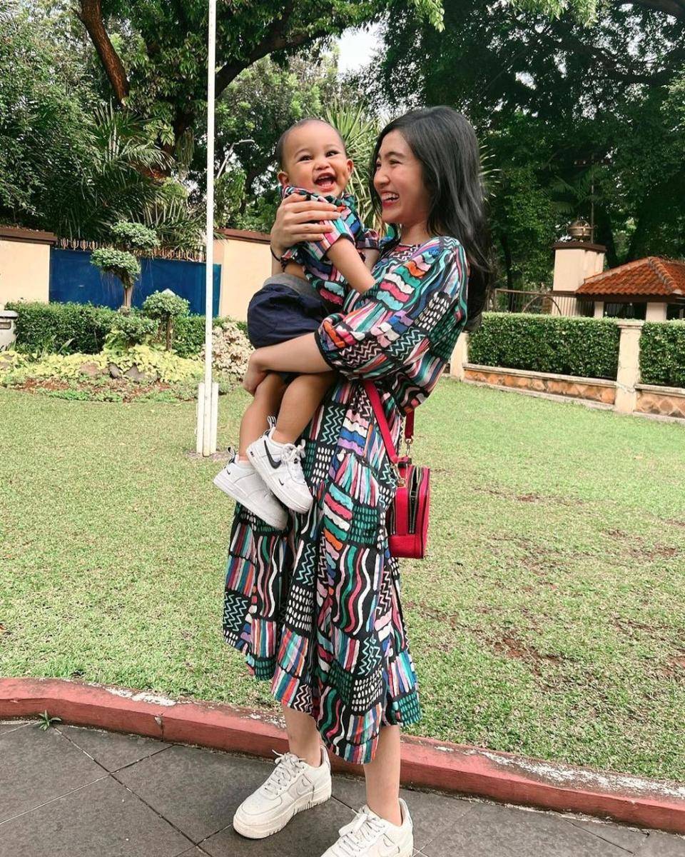 padu padan outfit pattern ala Febby Rastanty (instagram.com/febbyrastanty)