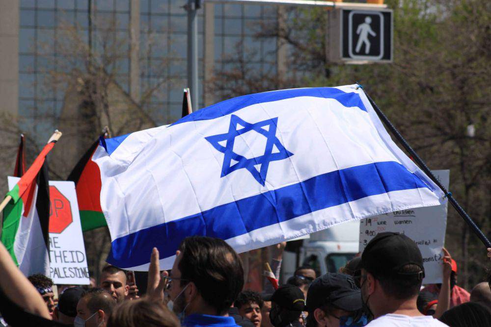 bendera Israel (unsplash.com/Chris Hearn)