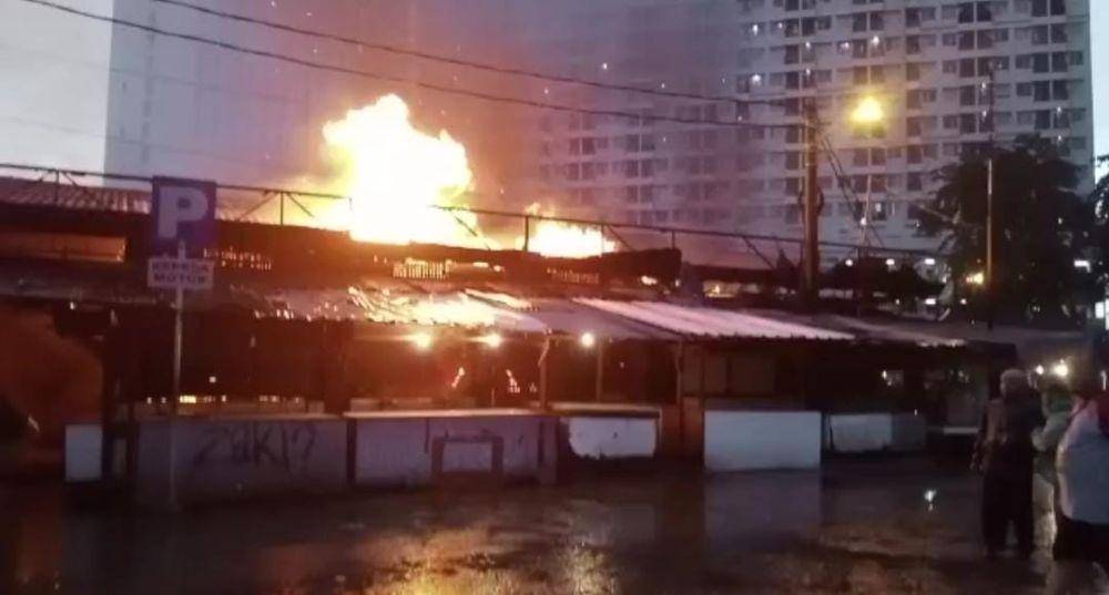 Lapak pedagang blok C Pasar Kemirimuka, Kecamatan Beji, Kota Depok, alami kebakaran diduga arus pendek listrik. (Istimewa)