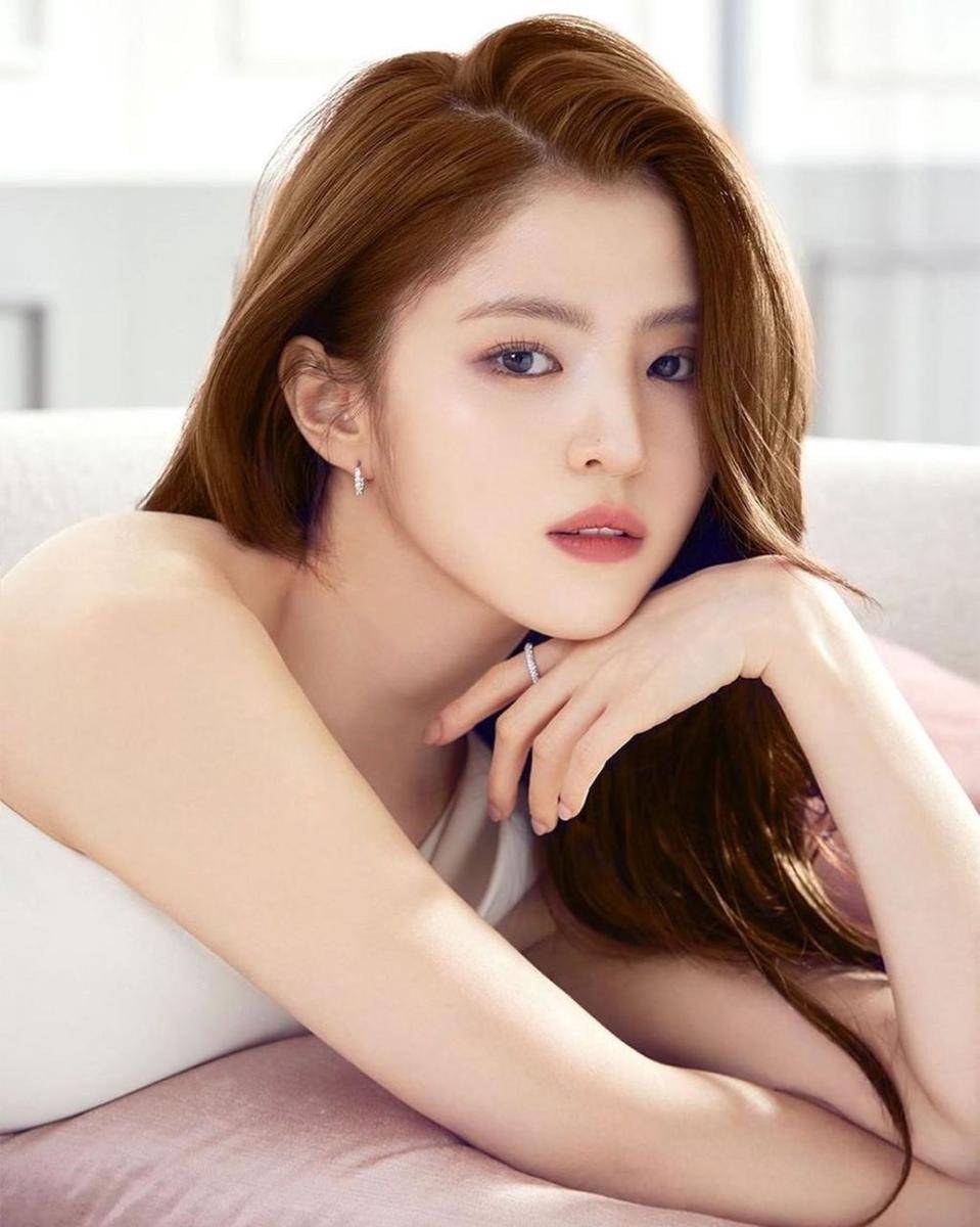 Han So Hee (instagram.com/xeesoxee)