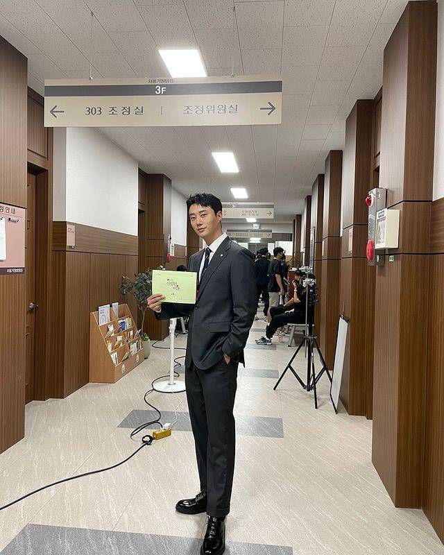 Han Eun Sung di Divorce Attorney Shin (instagram.com/silvercastle_han)