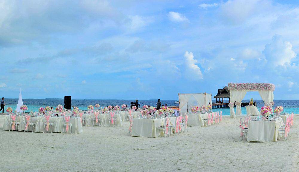 inspirasi wedding venue di pantai (pexels.com/@asadphotography)