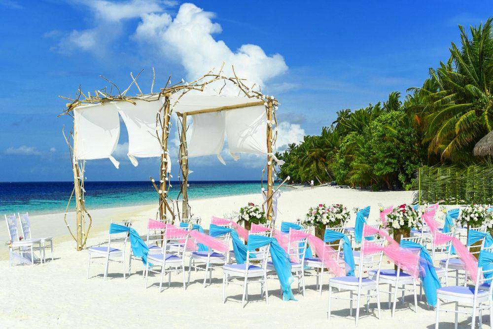 inspirasi wedding venue di pantai (pexels.com/@asadphotography)