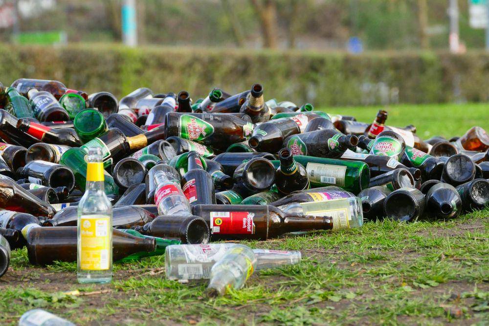 ilustrasi limbah botol (pixabay.com/SatyaPrem)
