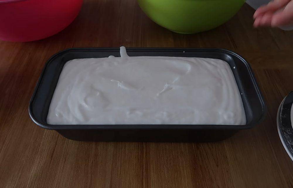 membuat es krim kelapa (youtube.com/MamiVe's Diary)