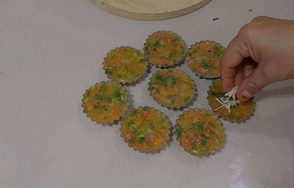 Ilustrasi membuat muffin telur (youtube.com/MAMA INA)