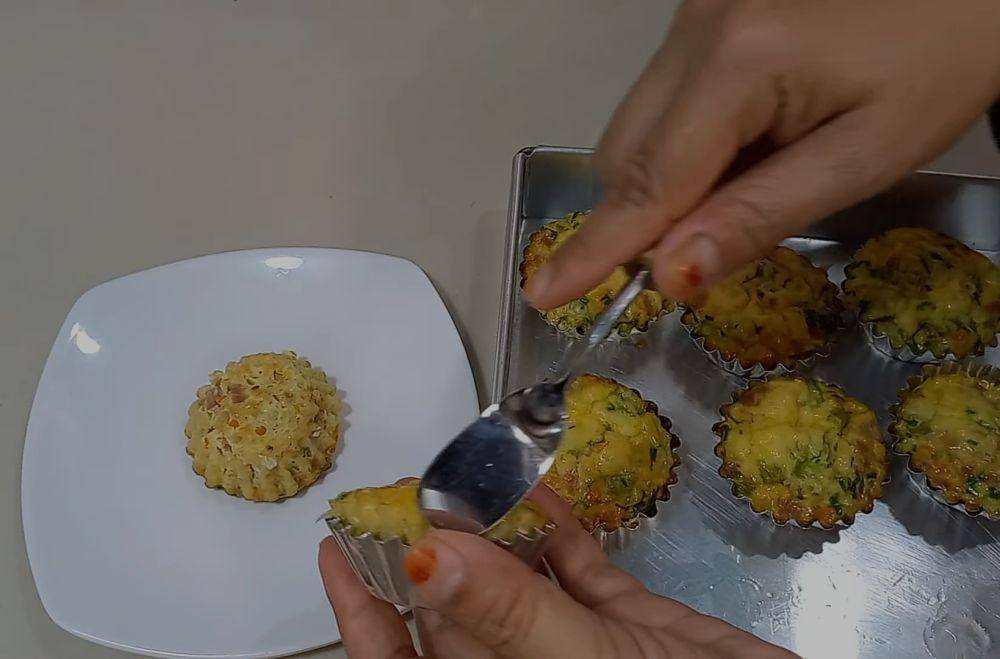 ilustrasi membuat muffin telur (youtube.com/MAMA INA)