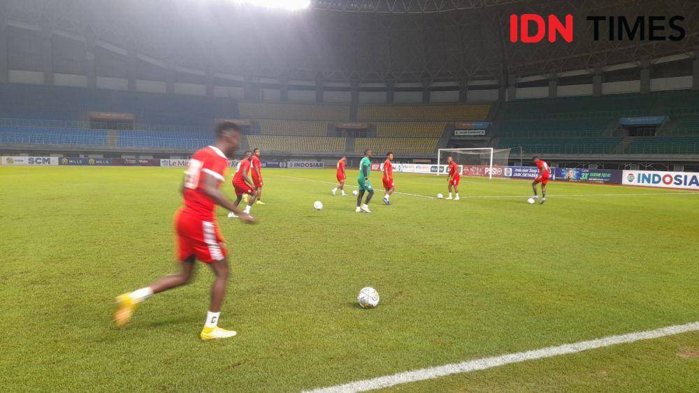 Tim sepak bola Burundi saat menggelar latihan di Stadion Patriot Candrabhaga,Kota Bekasi. (IDN Times/Imam Faishal)