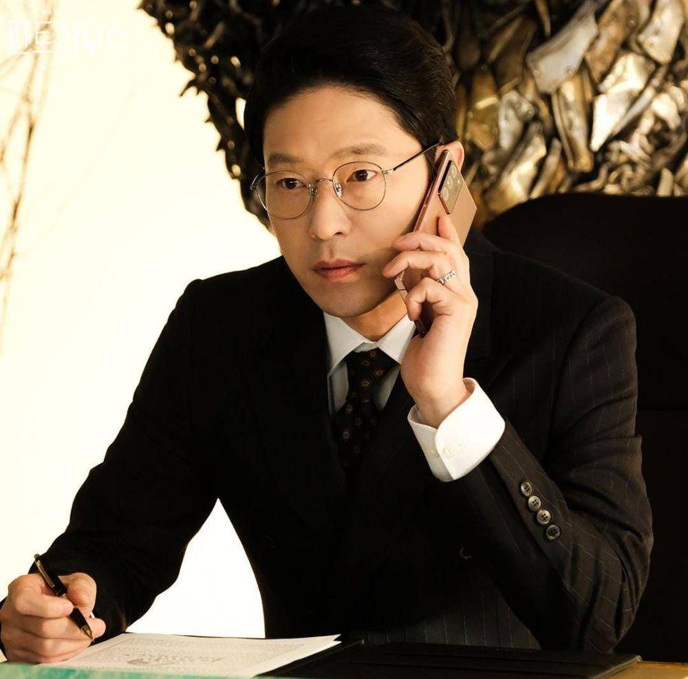 Uhm Ki Joon di drama Penthouse (instagram.com/sbsdrama.official)