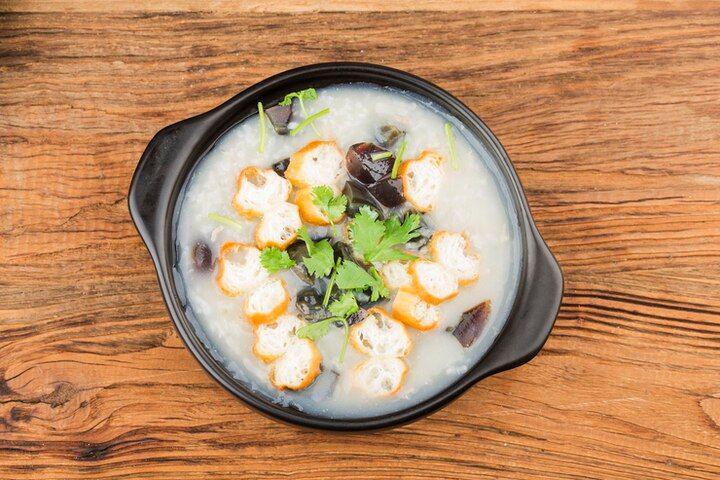 ilustrasi bubur ayam (freepik.com/dashu83)