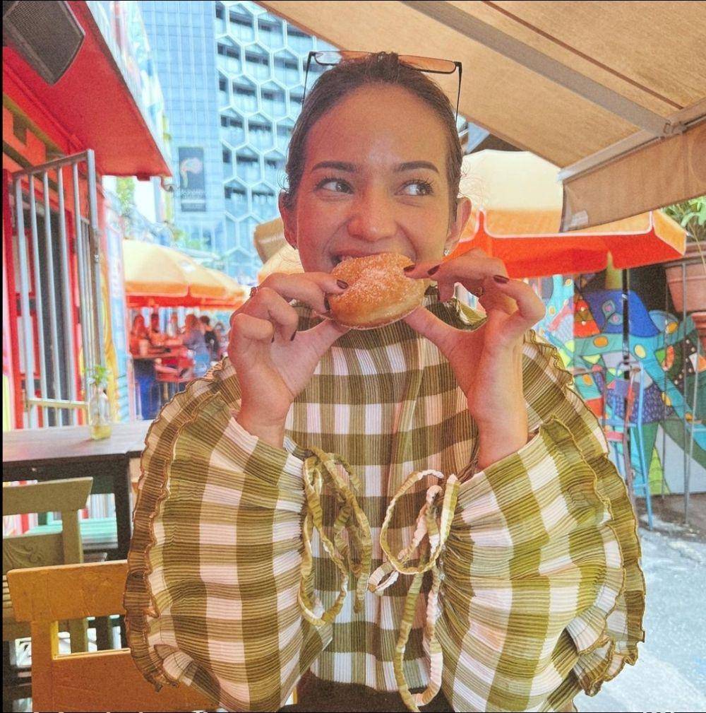 Enzy Storia (instagram.com/enzystoria)