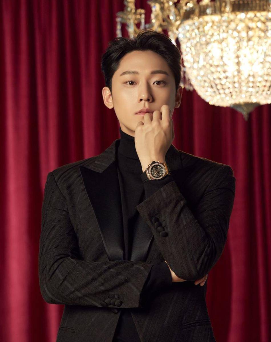 Lee Do Hyun (instagram.com/ldh_sky)